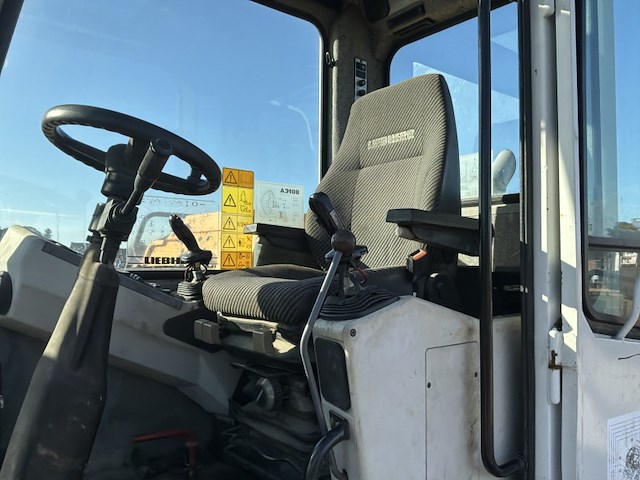 2001 liebherr a310b bandengraafmachine - afbeelding 3 van  33