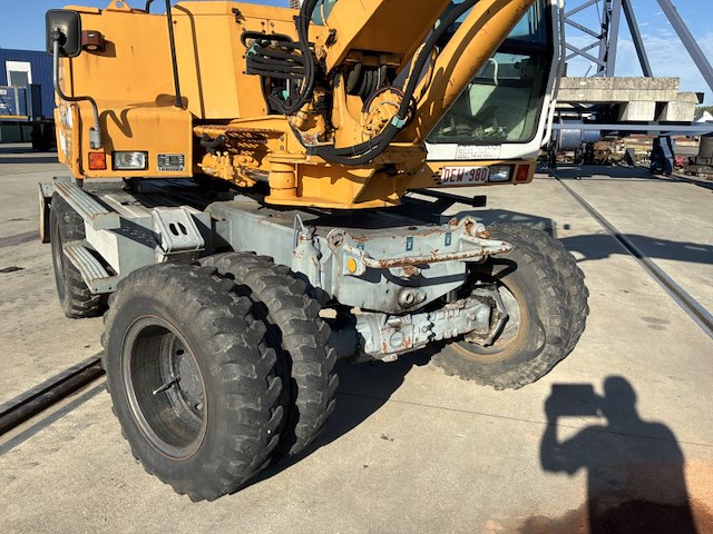 2001 liebherr a310b bandengraafmachine - afbeelding 18 van  33