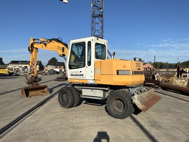 2001 liebherr a310b bandengraafmachine - afbeelding 29 van  33