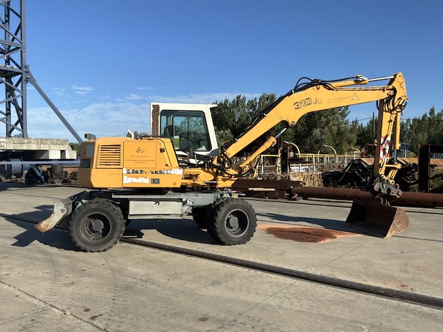 2001 liebherr a310b bandengraafmachine - afbeelding 32 van  33