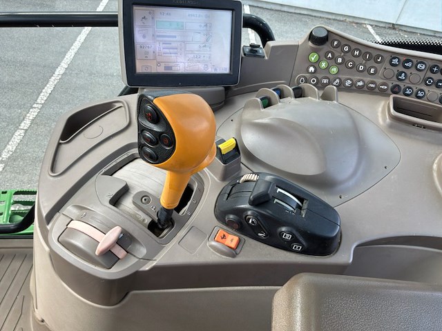 2012 john deere 6130r vierwiel aangedreven tractor - afbeelding 4 van  33