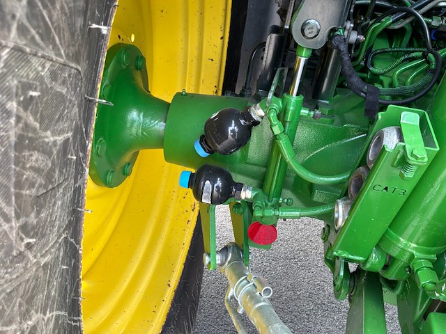 2012 john deere 6130r vierwiel aangedreven tractor - afbeelding 14 van  33