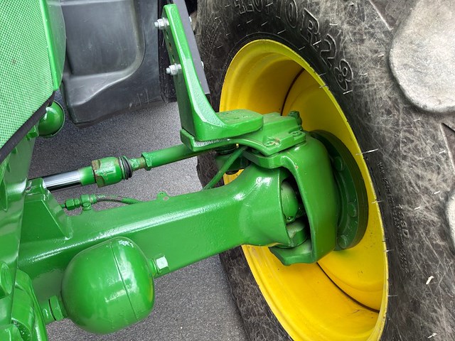 2012 john deere 6130r vierwiel aangedreven tractor - afbeelding 20 van  33