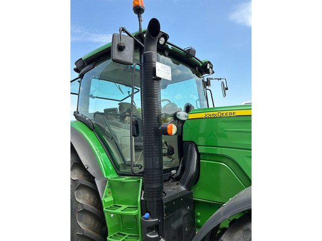 2012 john deere 6130r vierwiel aangedreven tractor - afbeelding 21 van  33