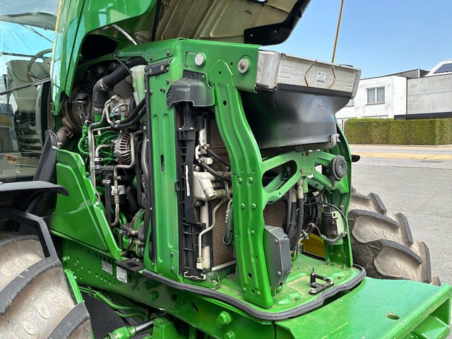 2012 john deere 6130r vierwiel aangedreven tractor - afbeelding 22 van  33