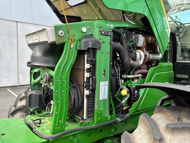2012 john deere 6130r vierwiel aangedreven tractor - afbeelding 24 van  33