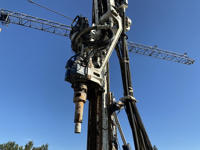 2014 comacchio mc28 ht multifunctionele grondboormachine - afbeelding 11 van  61