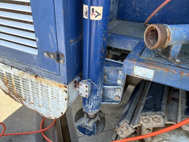 2014 comacchio mc28 ht multifunctionele grondboormachine - afbeelding 26 van  61