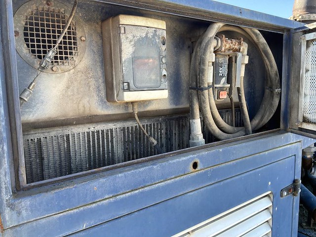 2014 comacchio mc28 ht multifunctionele grondboormachine - afbeelding 29 van  61
