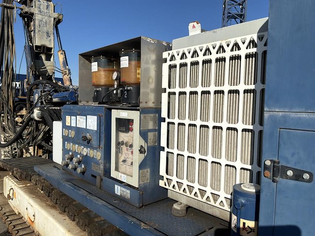2014 comacchio mc28 ht multifunctionele grondboormachine - afbeelding 37 van  61