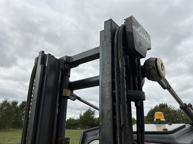 2019 linde h25 evo heftruck met balenklem - afbeelding 7 van  35