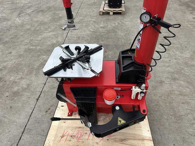 2026 number one md-620 bandenmontagemachine - afbeelding 8 van  17