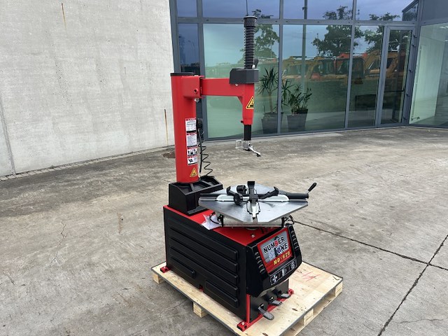 2026 number one md-620 bandenmontagemachine - afbeelding 10 van  17
